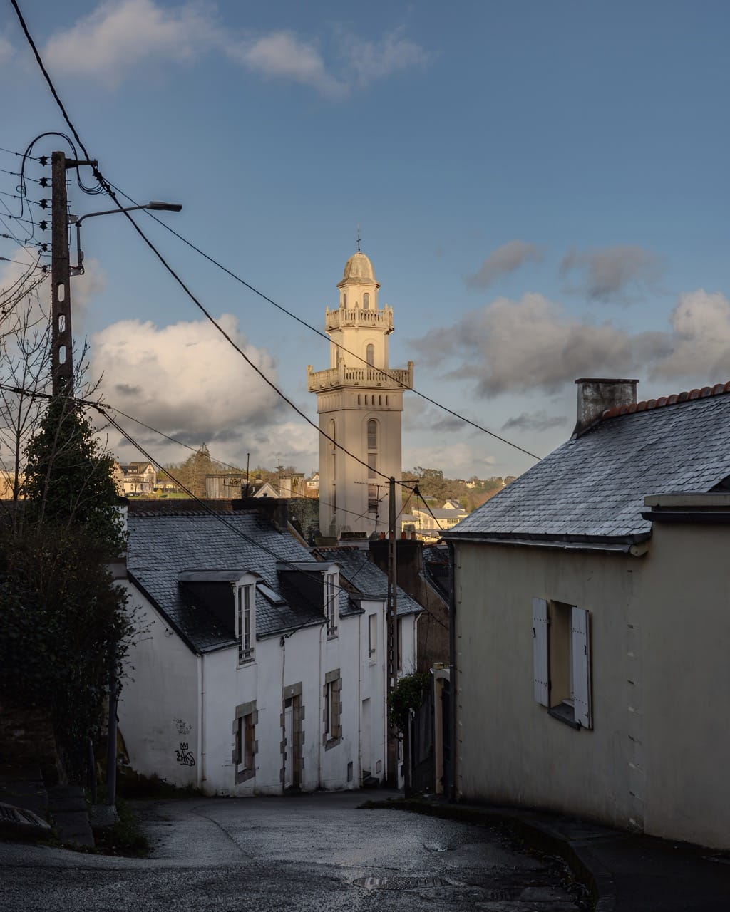 L'église qui regardait passer les trains
